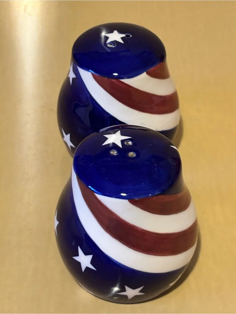 Ceramic Salt and Pepper Shakers Set